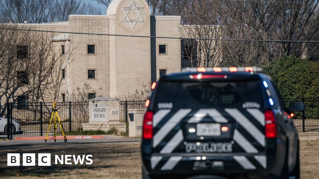 Texas synagogue siege: US gun supplier jailed for almost eight years