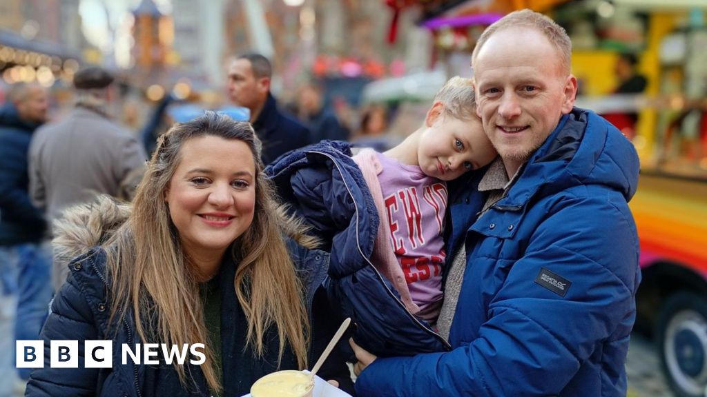 Manchester Christmas Markets ‘pricey but we love it’ | Manchester News