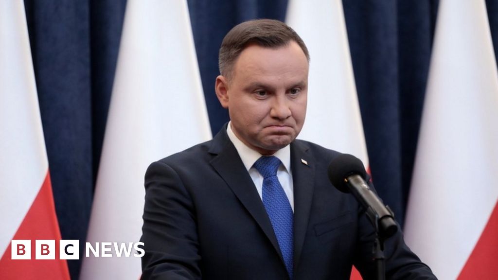 Poland president 'to sign Holocaust bill'