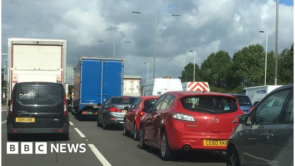 man-dies-in-five-vehicle-crash-on-m6-in-birmingham-bbc-news