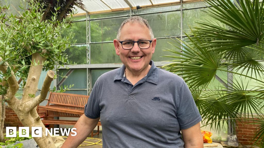 Tropical house with thousands of butterflies opens