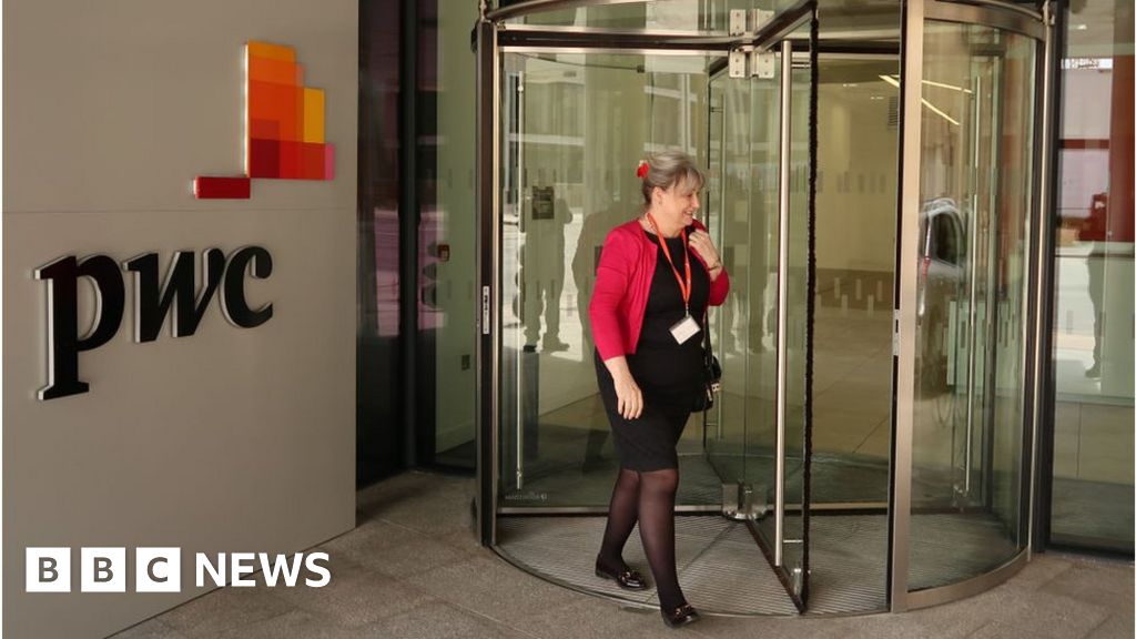 PwC tells new staff they can choose what hours to work
