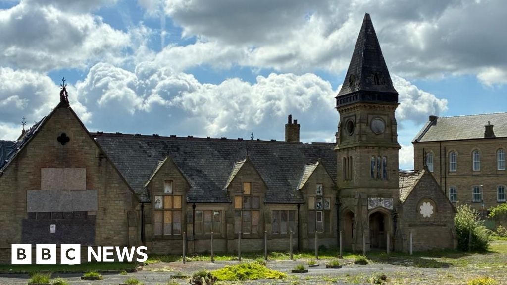 bbc.co.uk - Fiona Callow - Huddersfield school should have new lease of life, residents say