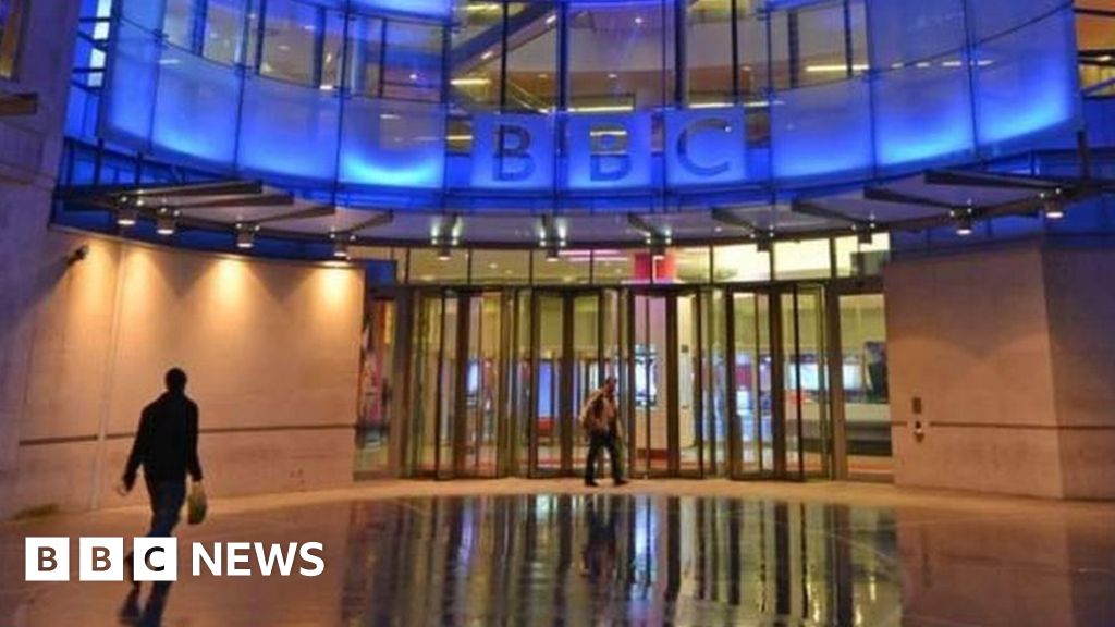 Ukraine war: BBC News journalists resume broadcasts from Russia