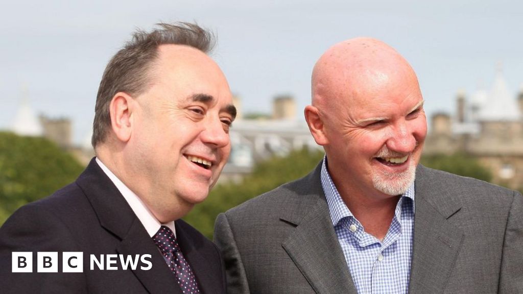 Tom Hunter pays for plane to bring Alex Salmond’s body home