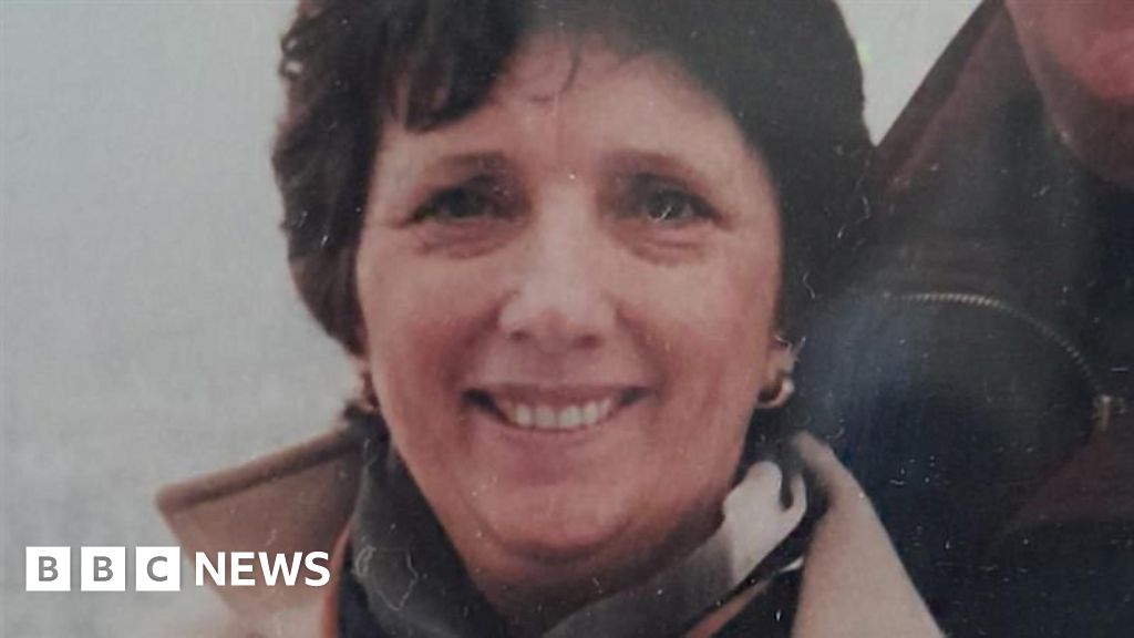 Woman 'threatened' by NHS ward staff, inquiry told