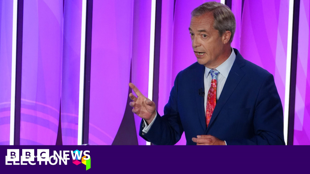 Nigel Farageは調査員の人種差別的な誹謗に挑戦しました。