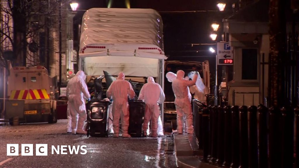 Londonderry bombing Residents allowed home after security alerts BBC News