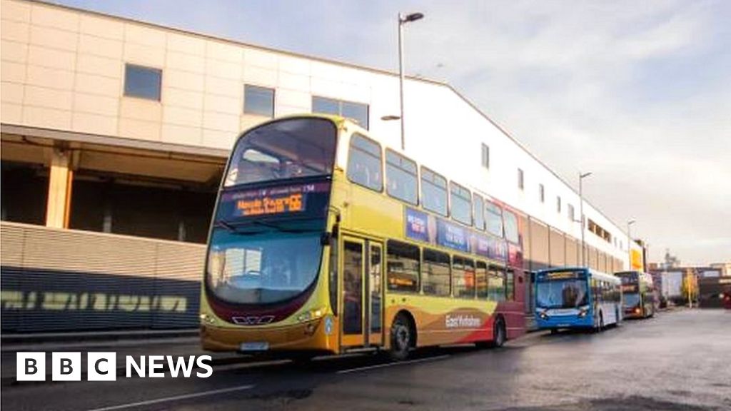 Hull Buses More Late Night Services Put On For Festive Season Bbc News