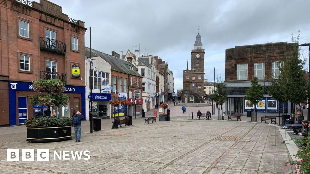 Funding for ‘overlooked’ Scottish towns to go ahead