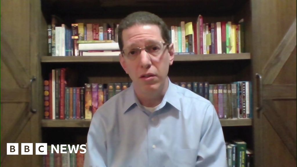 Texas synagogue siege: Rabbi describes escape from gunman