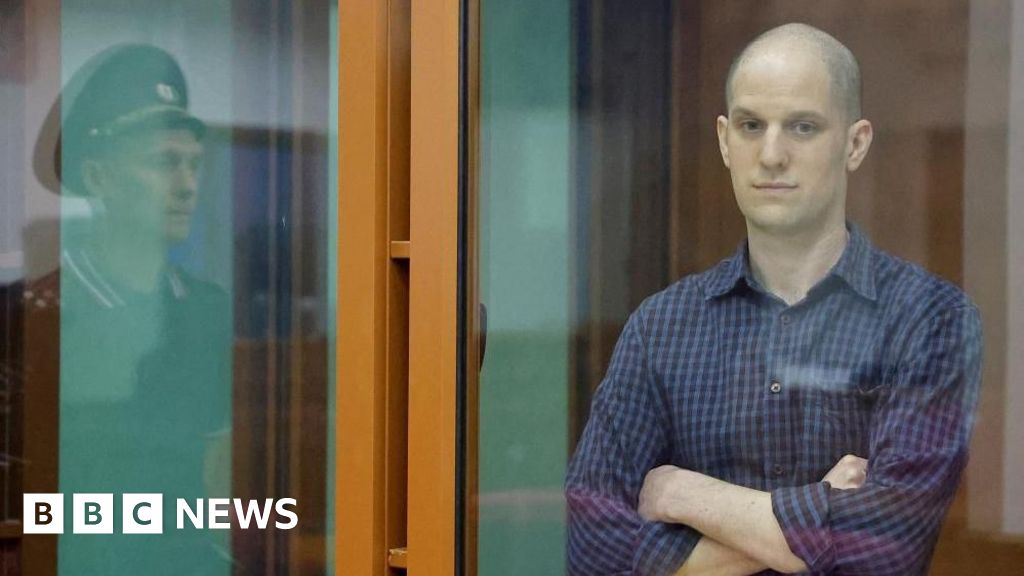 US journalist in court as spy trial starts in Russia