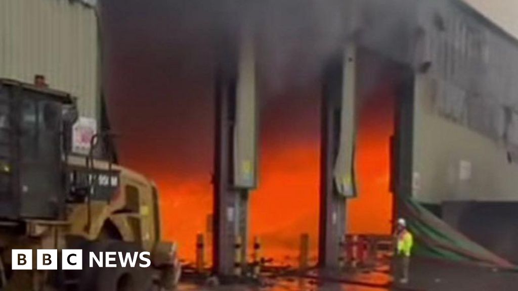 Police, Firefighters Close Major Roads in Glasgow, Edinburgh Amid Emergency Incidents