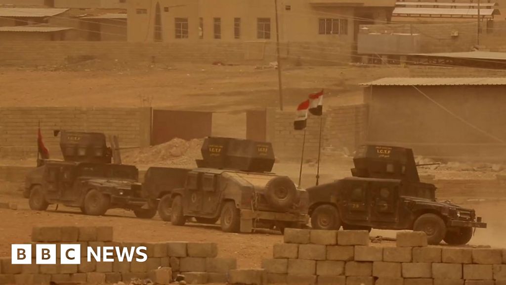 Mosul battle Iraqi special forces 'break front line' BBC News