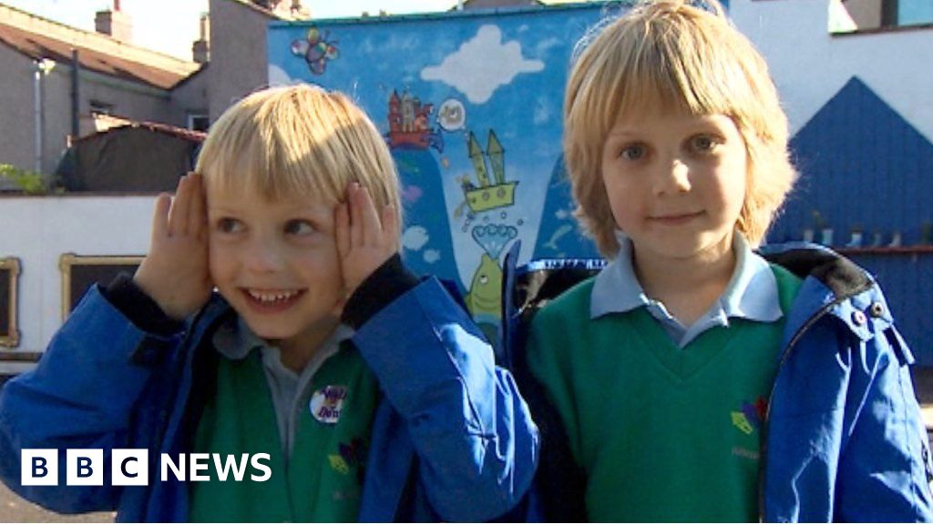 Five Sets Of Twins Cause Double-takes At School In Bristol - BBC News