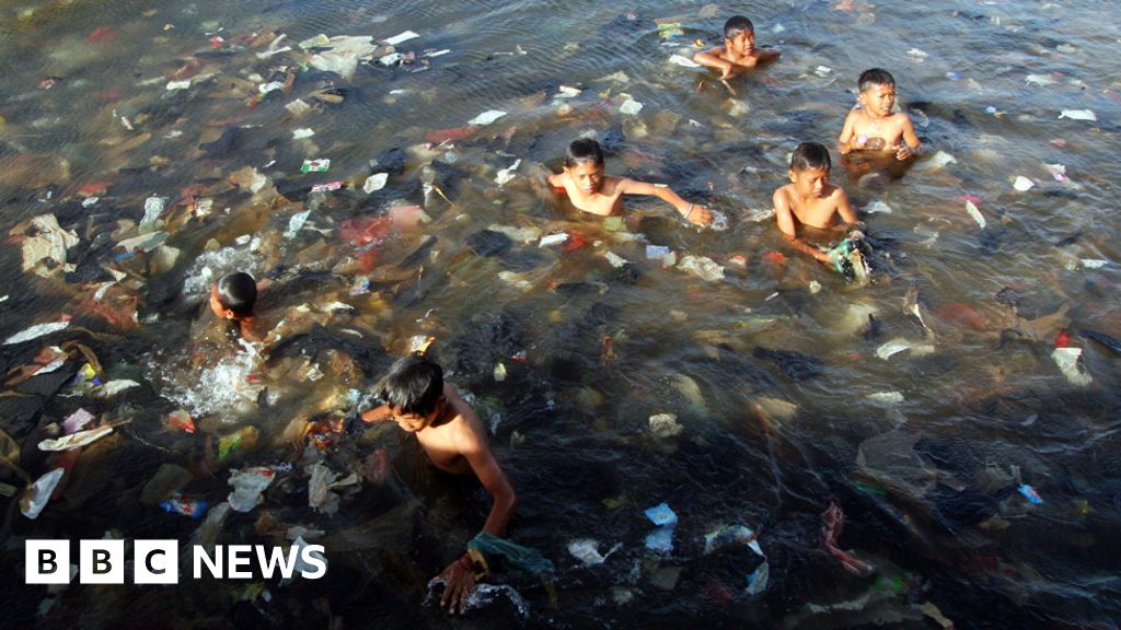 Asian nations make plastic oceans promise BBC News