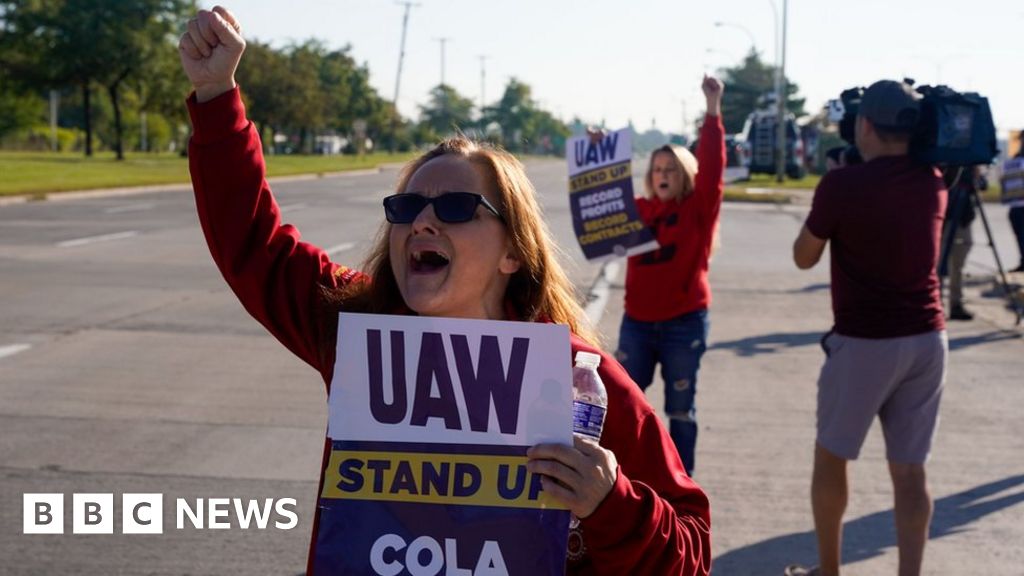 Strajk UAW: Biden twierdzi, że strajkujący pracownicy branży motoryzacyjnej zasługują na „sprawiedliwy udział”