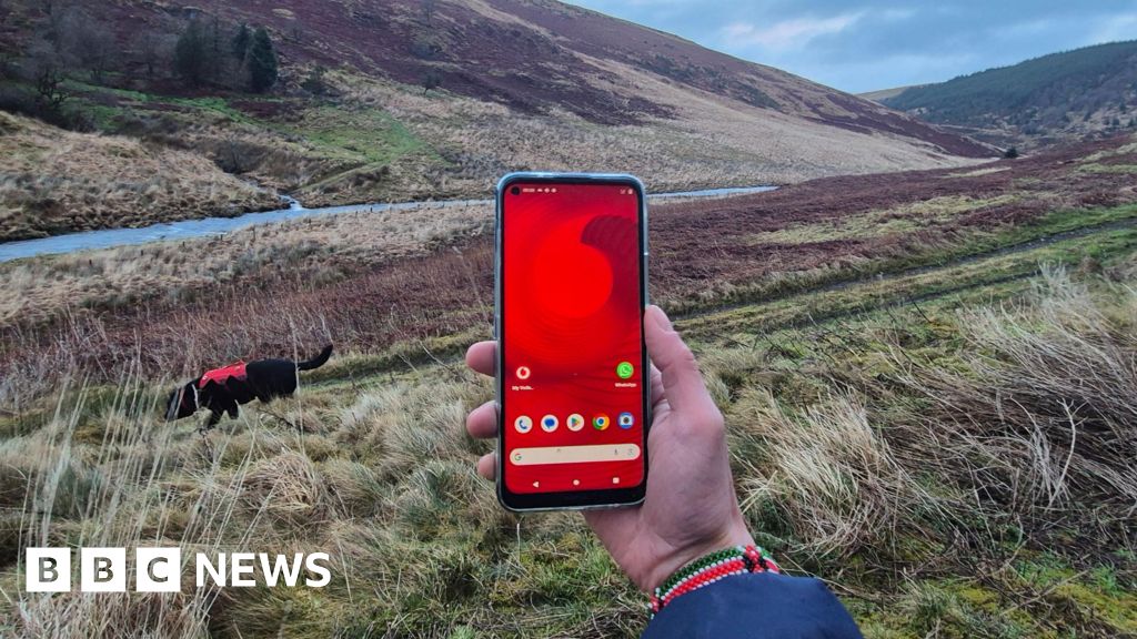 Panggilan video pertama Inggris melalui satelit yang dibuat dari Welsh Mountain