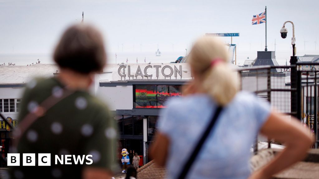 Clacton by-election polls close as Farage bids to become MP again