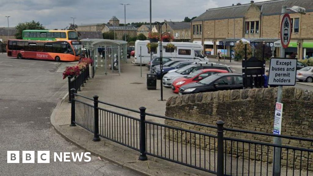 Skipton bus station attack 14yearold boy repeatedly punched BBC News