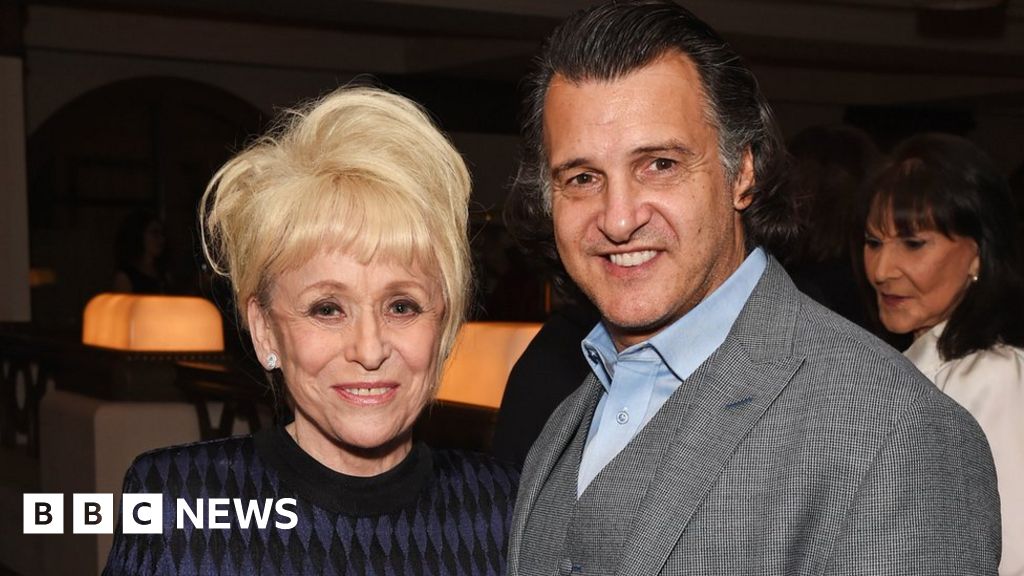 Dame Barbara Windsor Moves To Care Home As Alzheimer S Worsens Bbc News