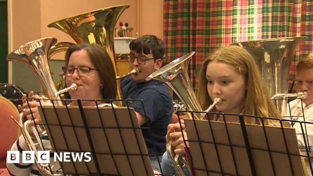 Brass bands in row over child performance licences - BBC News