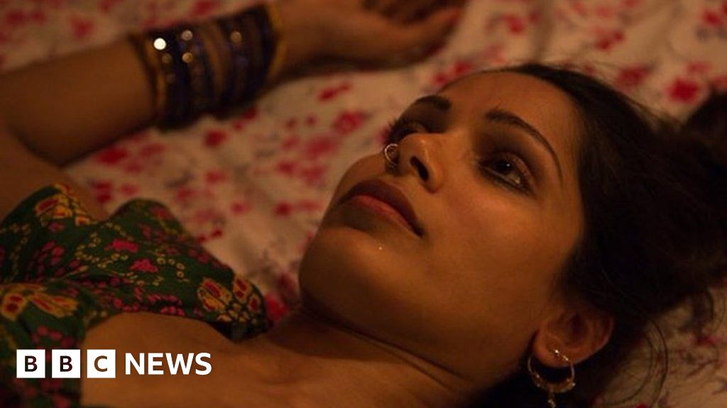 India rape victim's sister: 'Maybe I could have saved her life' - BBC News