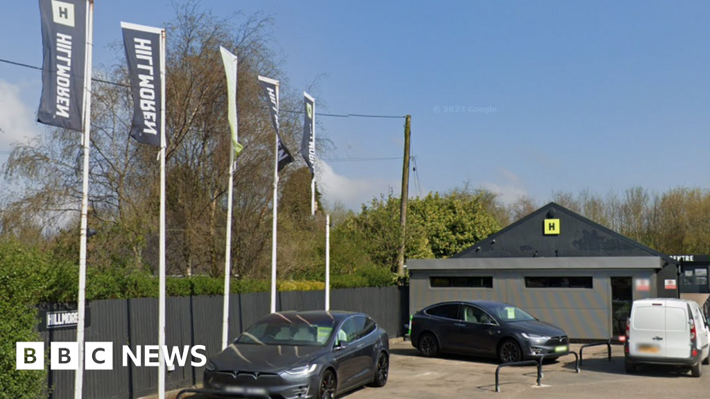 Markfield: Luxury electric car showroom plan approved despite concerns 