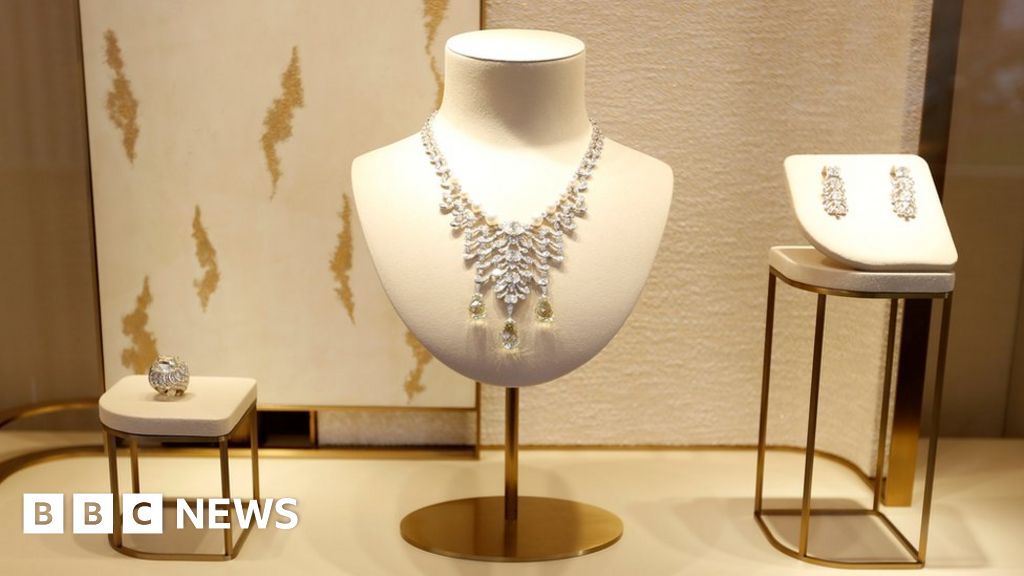 Chinese luxury labels to challenge Western counterparts - BBC News