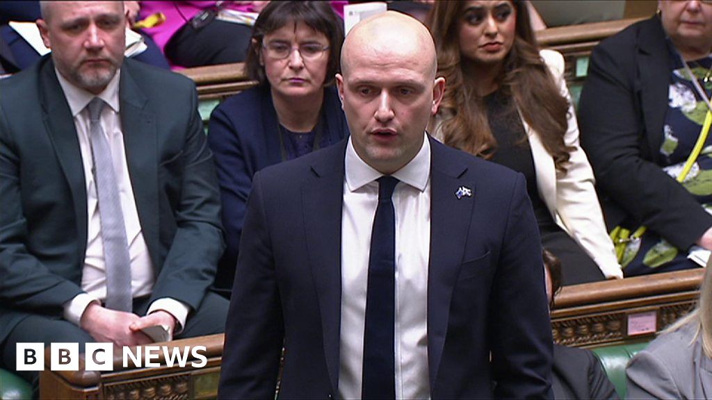 SNP: Sunak puts 'money before morals' over Hester donations