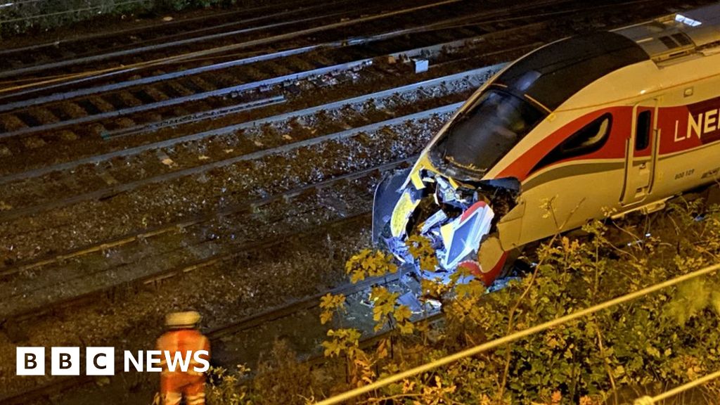 LNER delays after trains crash at Leeds depot - BBC News