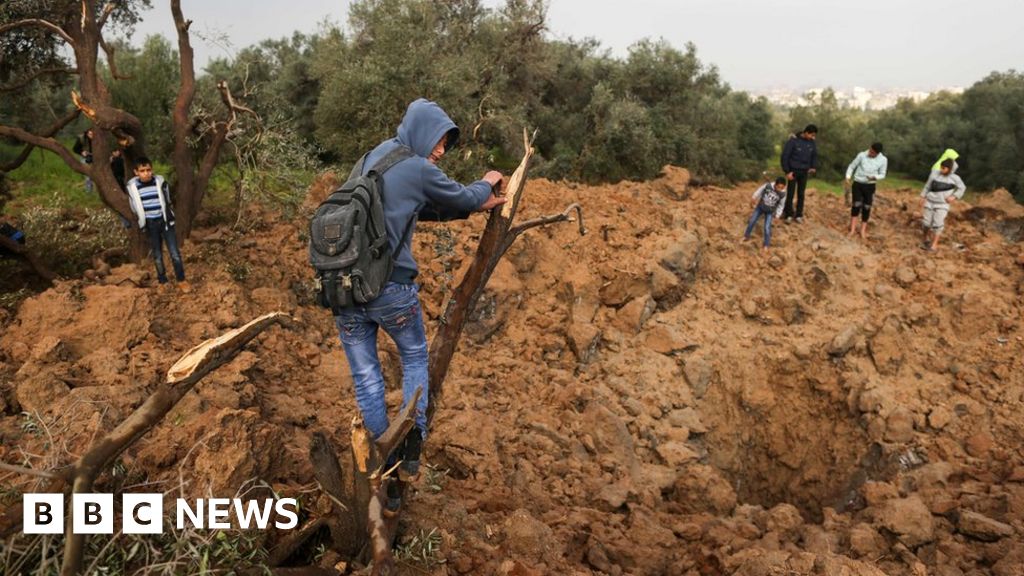 Israel Gaza: Air Strikes Follow Bomb Blast On Gaza Border