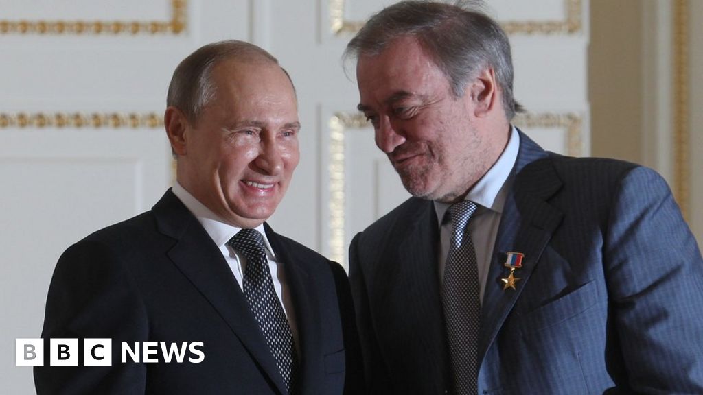 Russian conductor Valery Gergiev dropped by Munich orchestra over ties to Putin