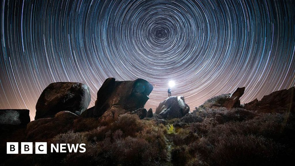 Coronavirus: Clear nights skies delight photographers