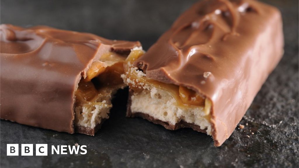 The research centre dedicated to the science of cracks - BBC News