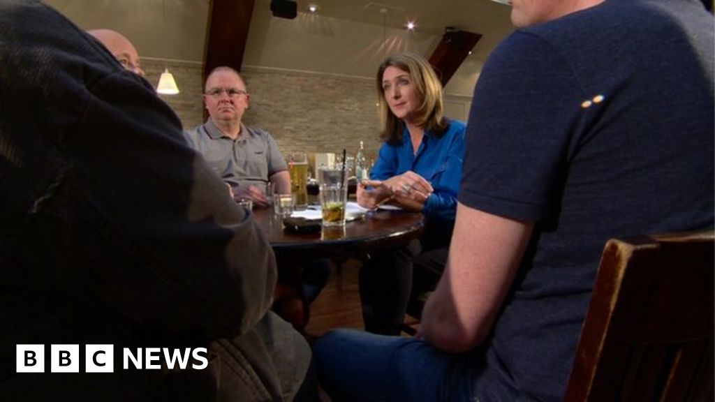 'Being in a straight marriage made me depressed' - BBC News