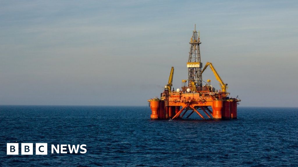 Call for deal to protect North Sea oil and gas sector - BBC News