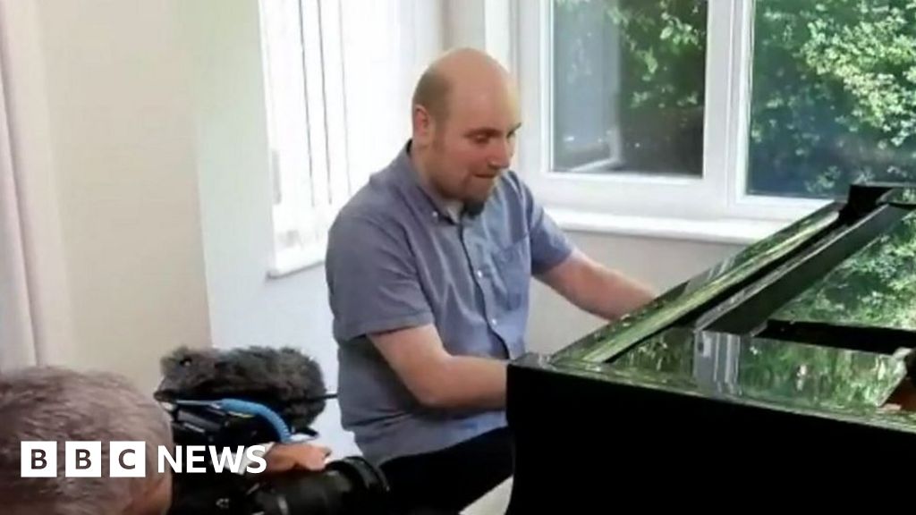 The blind Wolverhampton pianist with perfect pitch
