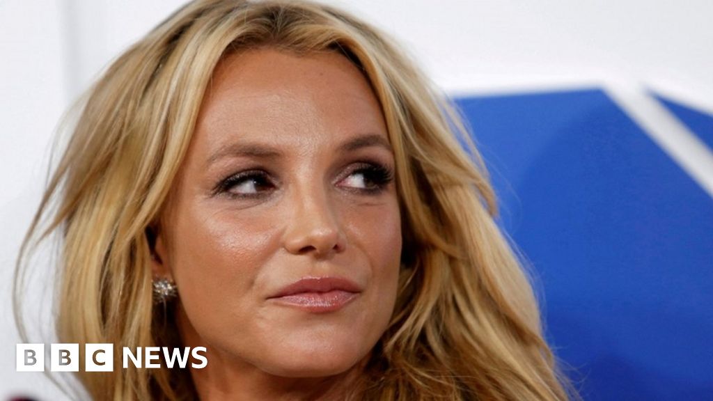 Britney Spears announces 'devastating' miscarriage