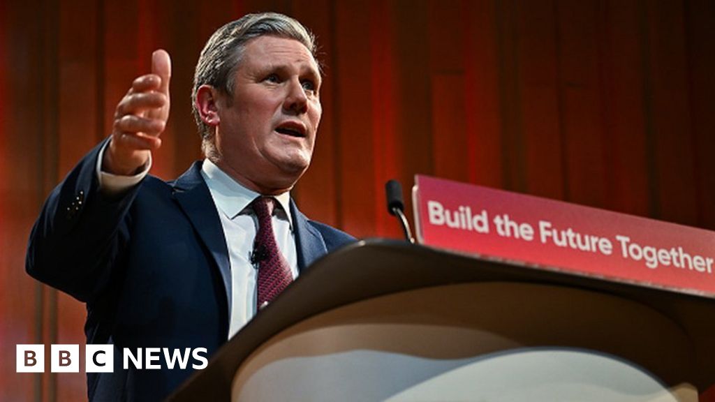 Starmer accused of acting like monarch in vote row