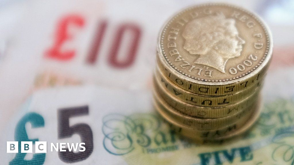 Money: £28bn in old UK banknotes and coins not cashed in - BBC News