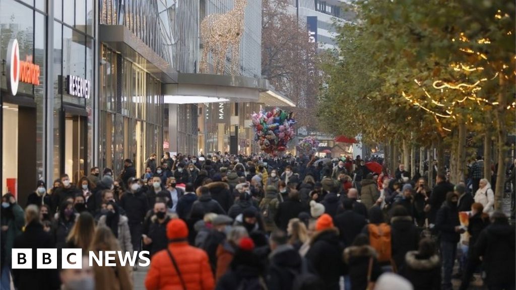 Coronavirus: Germany to go into lockdown over Christmas
