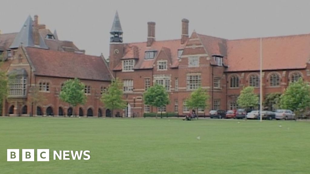 Abingdon School teacher had sexual relations with boy BBC News