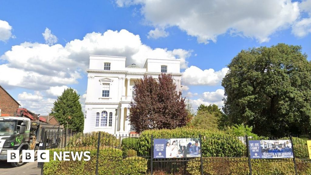 Lambeth school announces closure amid falling numbers BBC News