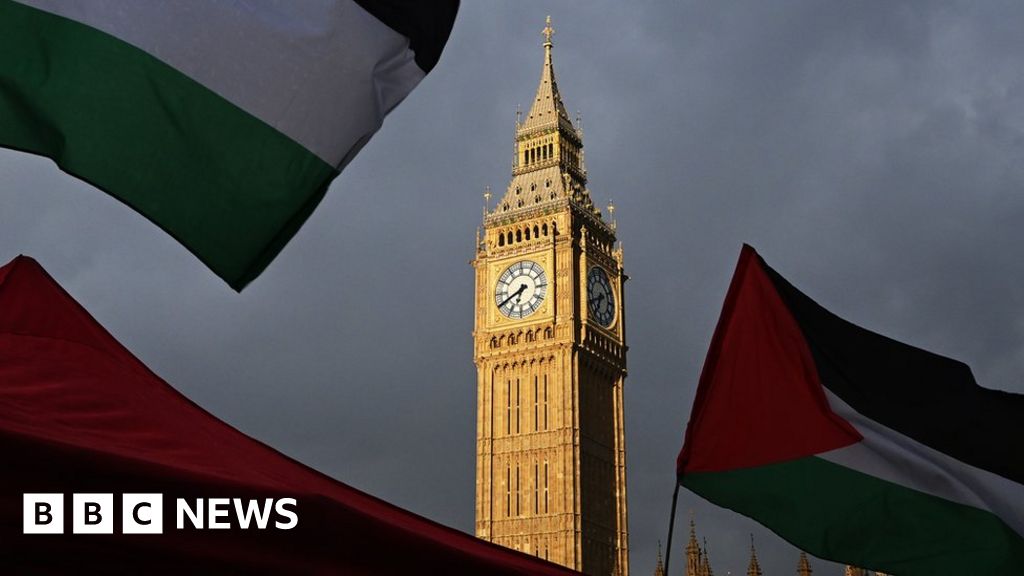 Labour must rebuild trust with Muslim voters, says senior MP - BBC News