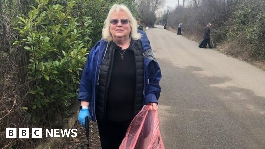 North Benfleet residents host litter pick in protest against mess 