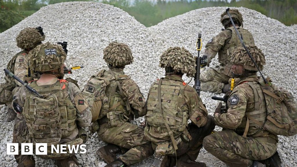 Military personnel 'to quit' over housing rules