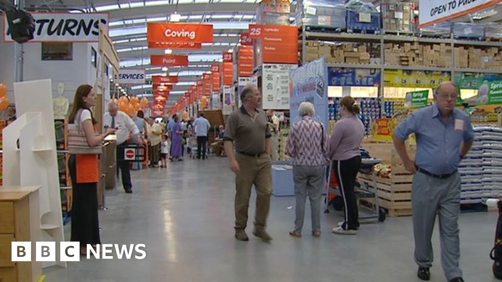 Staff 'disappointed' At B&Q Store Closures - BBC News