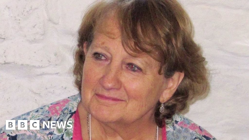 Wigtown essay prize honours 'extraordinary' journalist Anne Brown BBC