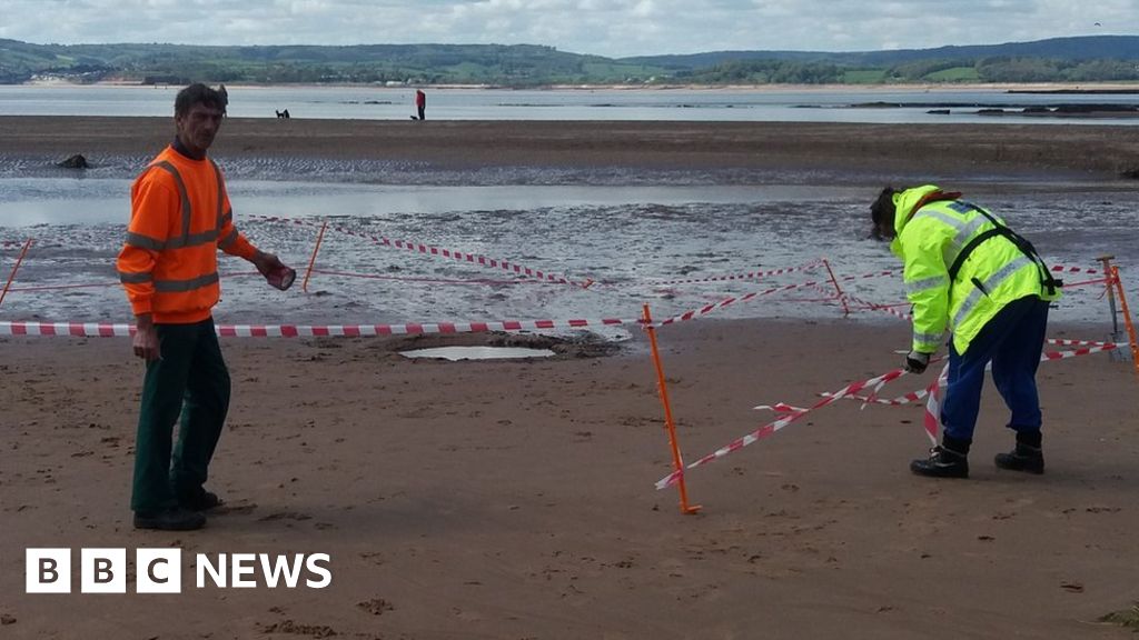 Boy, 3, rescued from sinkhole on Exmouth Beach in Devon BBC News